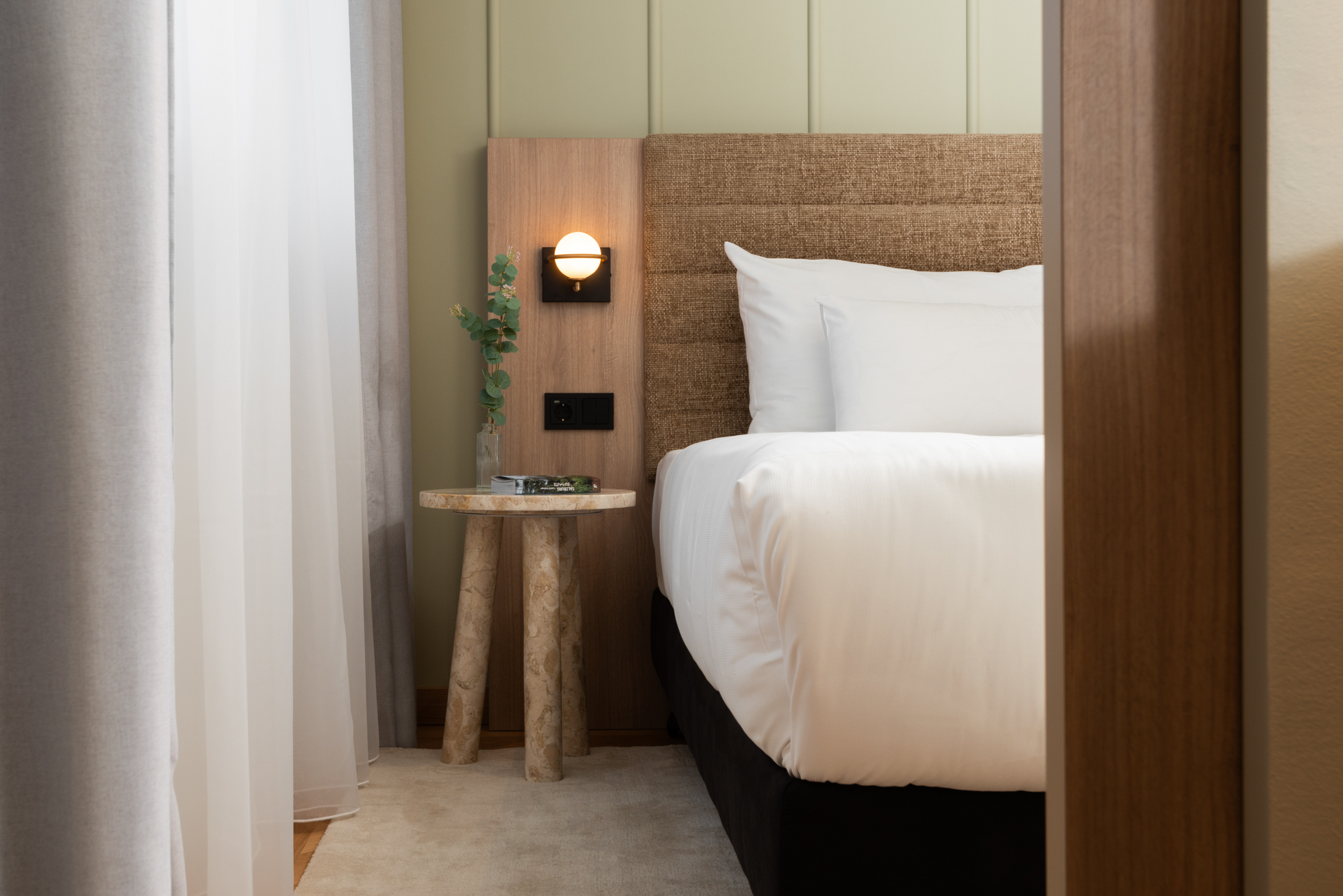 Deluxe one-bedroom at master Mirabell, designed for comfort and style